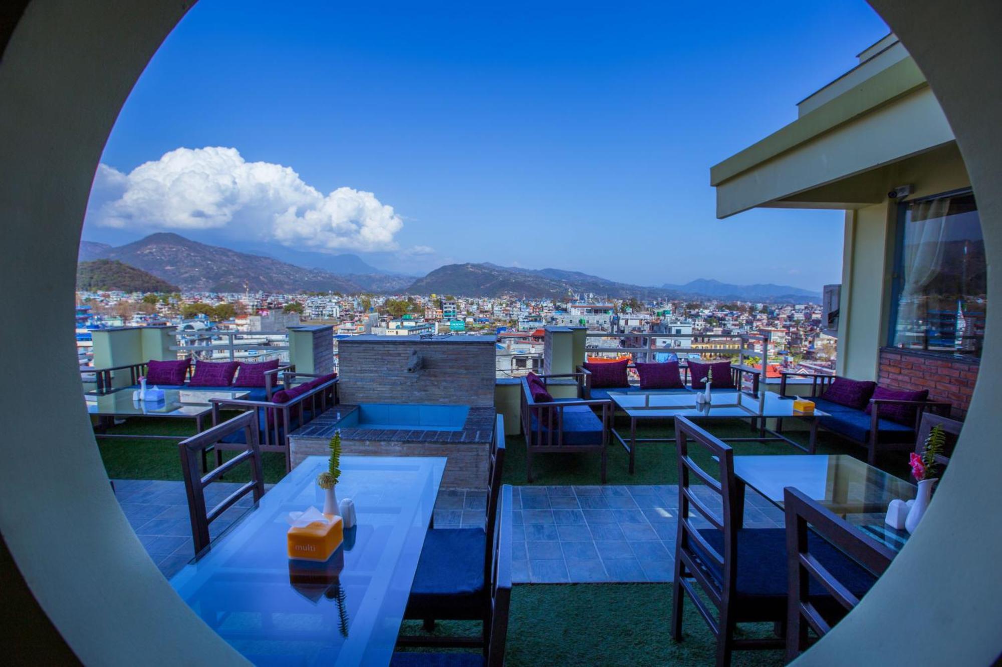 Hotel Task International Pokhara Exterior foto